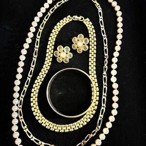 Monet Vintage 80s Jewelry Set Gold Pearl OS Exc